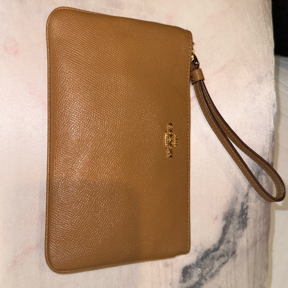 Brand new coach Wrislet
